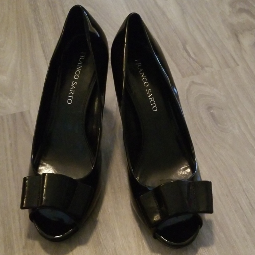 Black Peep Toe Cutie!!